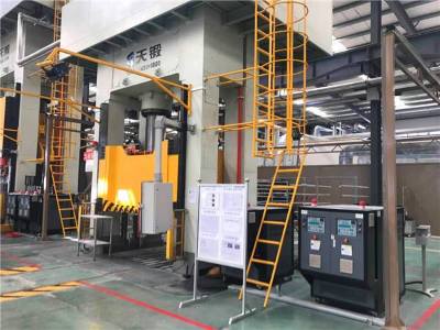 複合材料電池蓋出現裂紋的原因分析