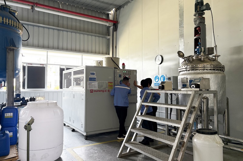 玻璃膜液反應釜防爆冷熱一體水溫機「91羞羞免费网站機械」