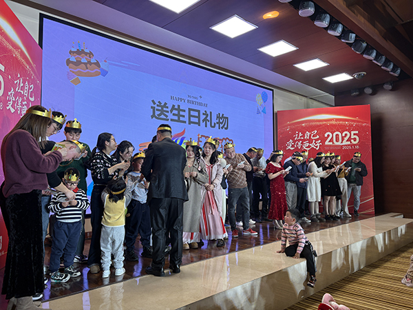 91羞羞免费网站機械2024年度年會盛況，2025讓自己變得更好