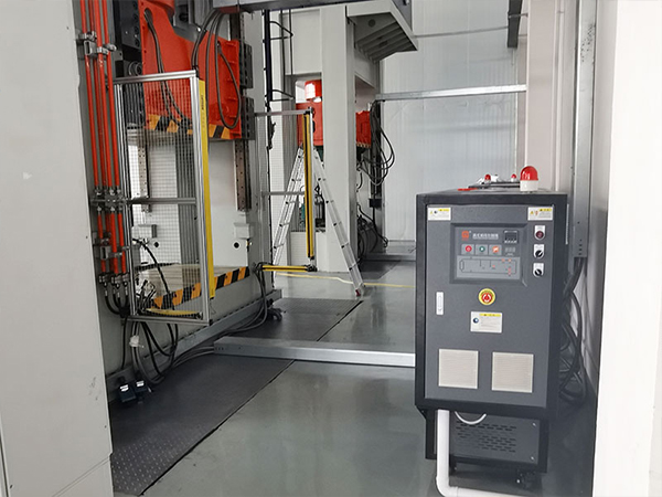 SMC複合材料模壓電池包殼體生產，選擇SMC羞羞在线视频