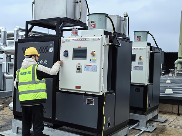 藥品原材料雙錐幹燥機防爆水式羞羞在线视频