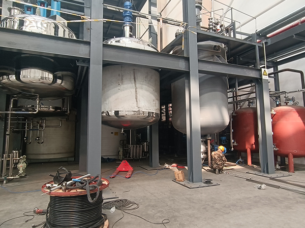 不鏽鋼反應釜油加熱器2