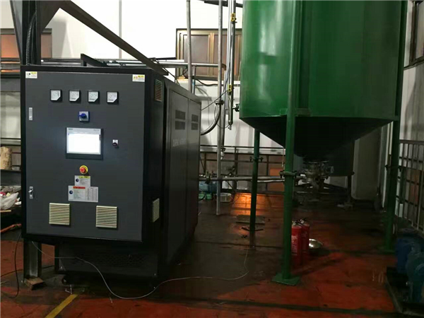 反應釜使用的電加熱導熱油爐與電加熱釜有什麽區別