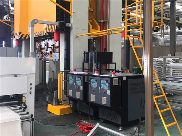 玻璃鋼模具用油溫機為什麽要分上下控溫「91羞羞免费网站機械」分享揭秘
