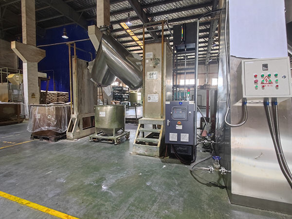 化工行業幹燥油溫機應用，實現PVC顆粒幹燥的完美控溫