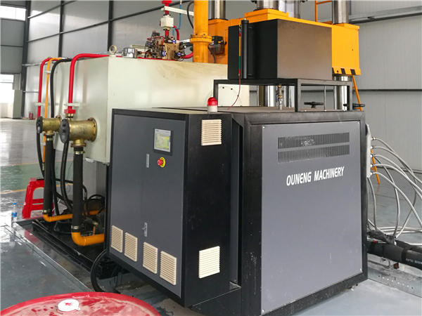 化工實驗室溫度控製機介質用油還是水