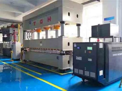 碳纖維複合材料液態成型控溫